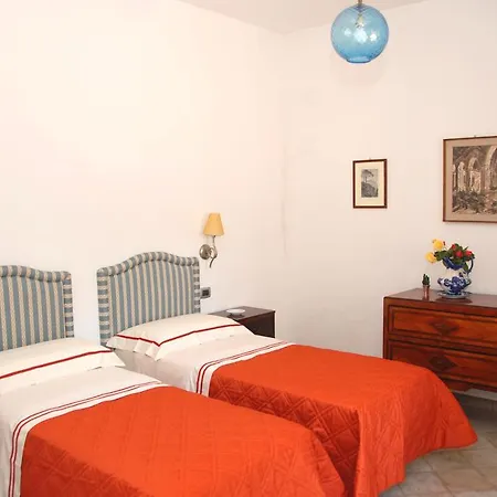 Castagneto Lubrense